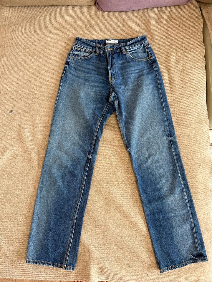 Джинсы Bershka