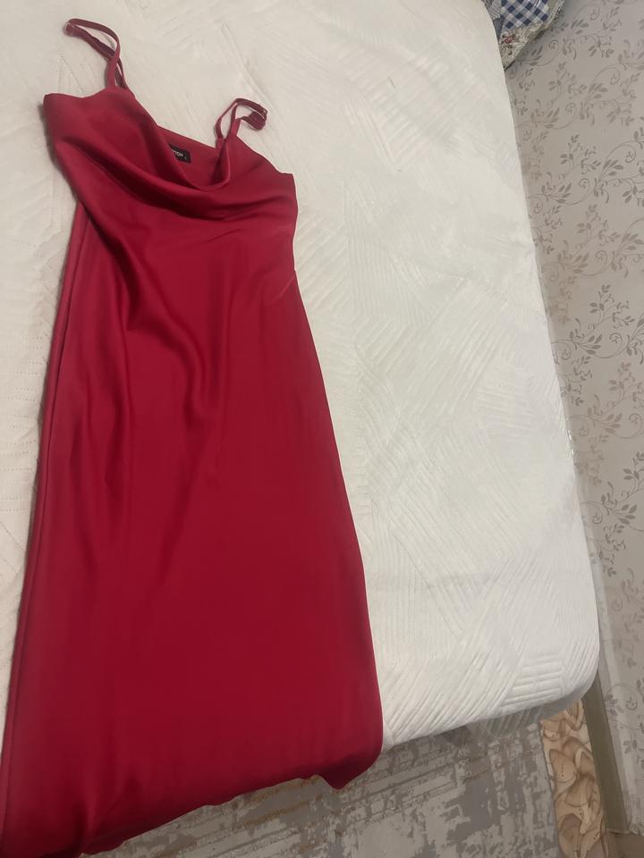 United Colors of Benetton Платье атлас