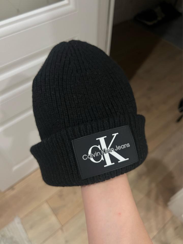 Шапка Calvin Klein Jeans