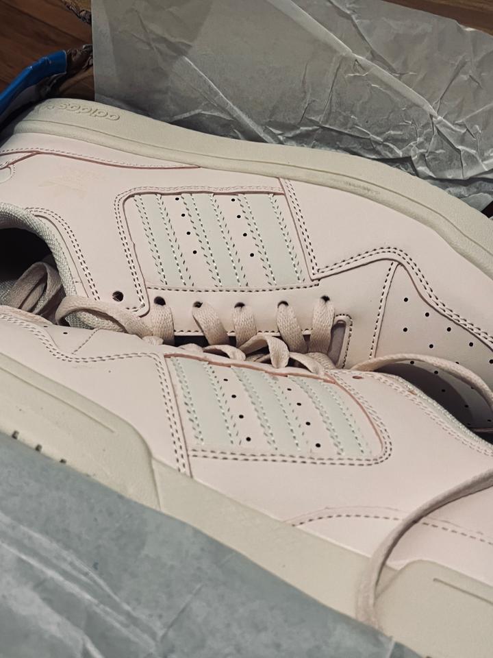 Кроссовки adidas