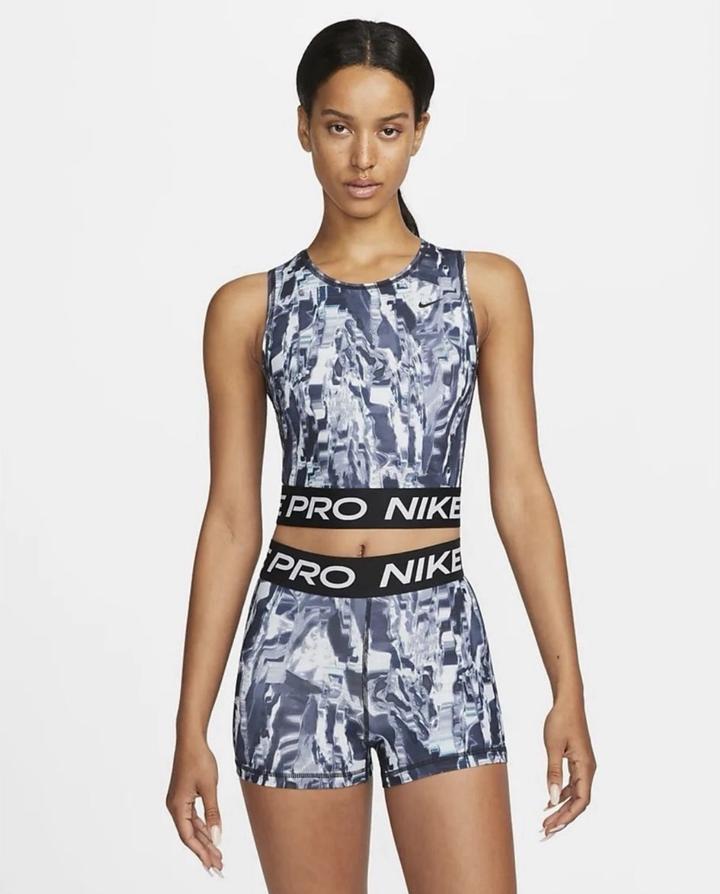 Новый спортивный топ Nike
