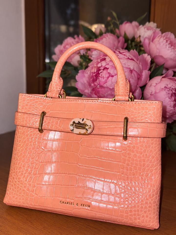 Сумка новая Charles & Keith