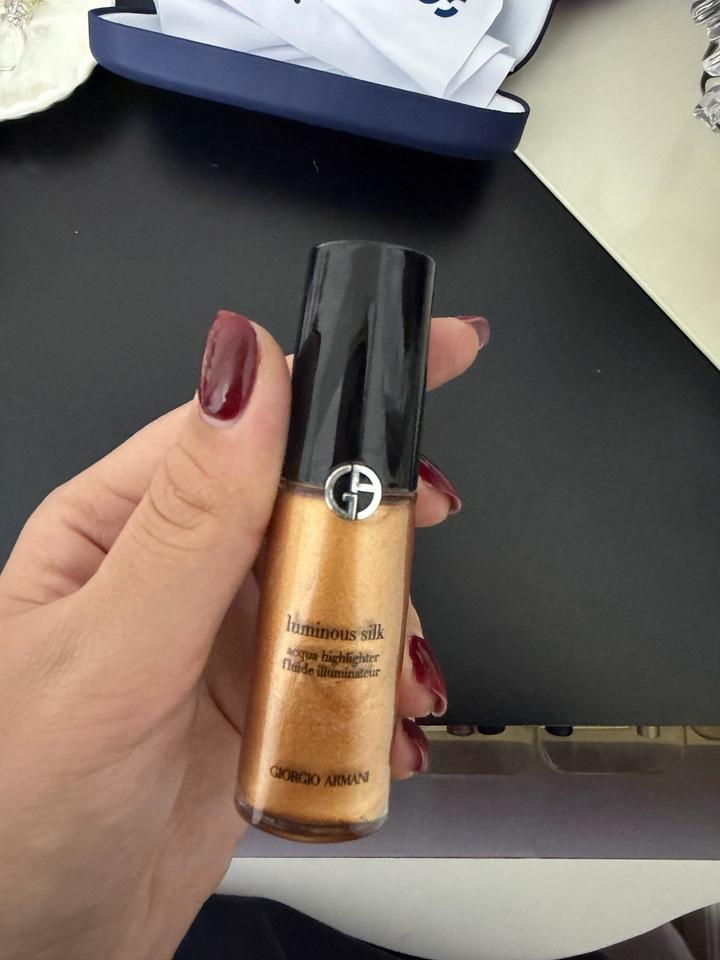 Хайлайтер Giorgio Armani Luminous Silk