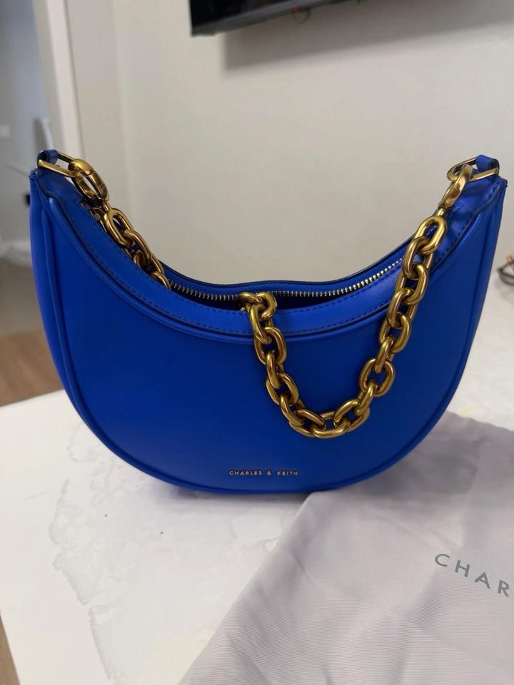 Сумка Charles & Keith