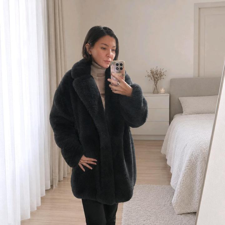 Темно серая шубка Zara