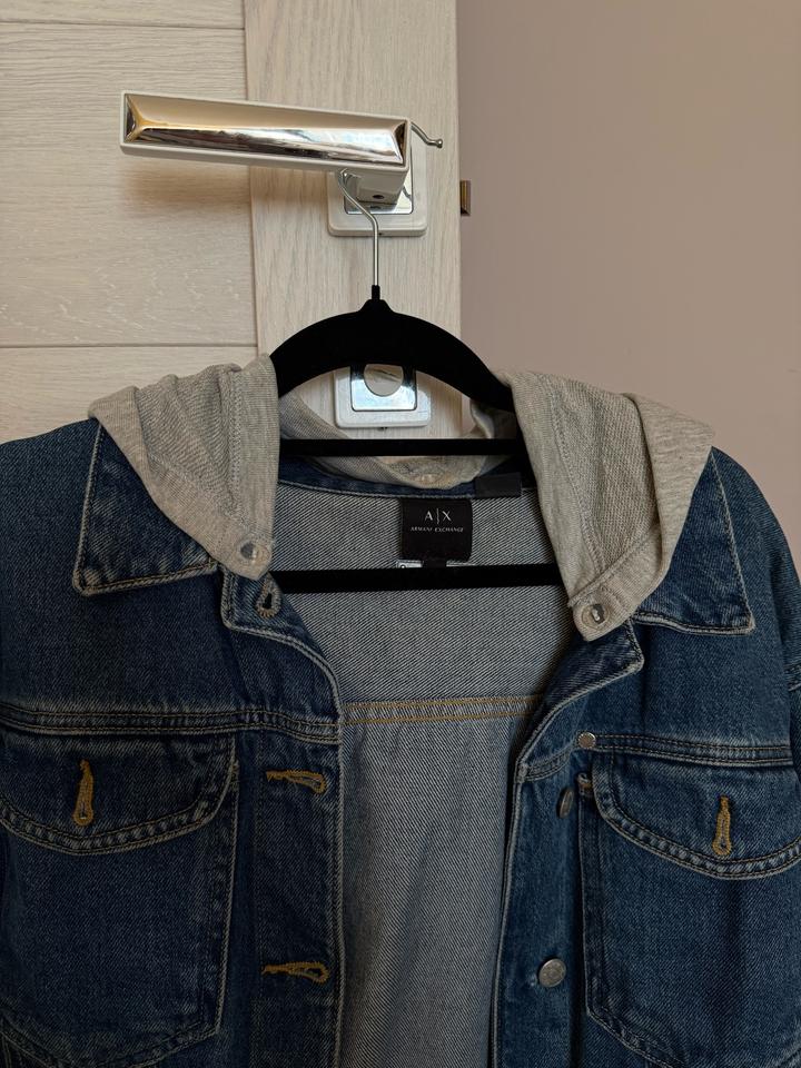 Джинсовка Armani Exchange с капюшоном