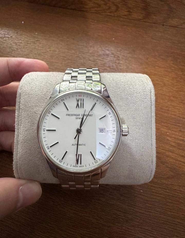 Часы frederique constant