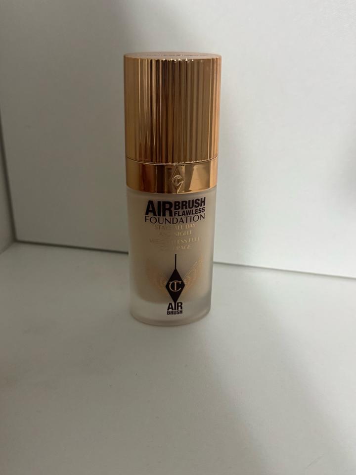 Тональный крем Charlotte Tilbury Airbrush Flawless Foundation
