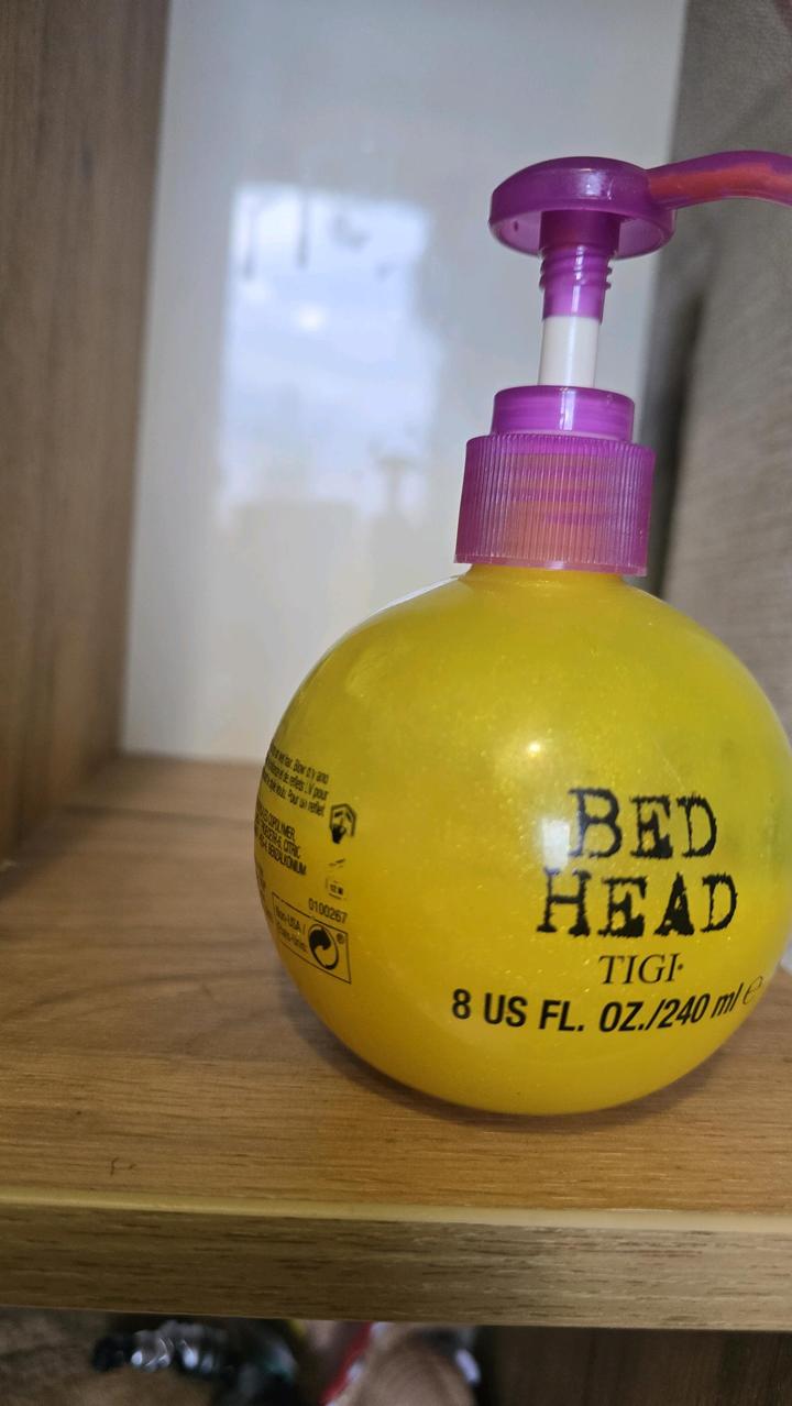 волюмайзер для волос 3-в-1 TIGI Bed Head Motor Mouth Mega Volumizer with Gloss