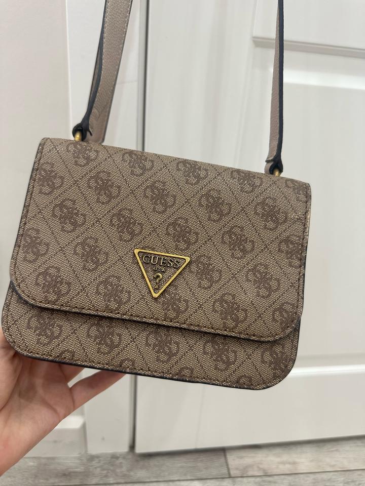 Сумка GUESS