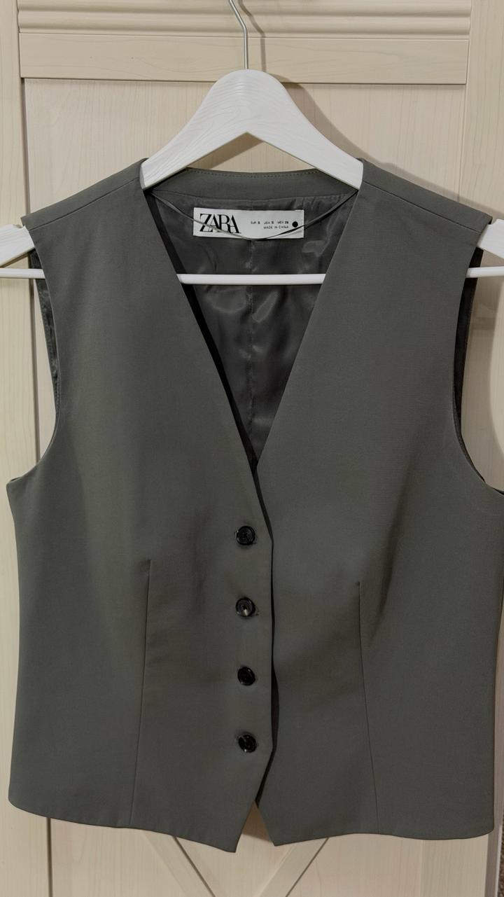 Жилет ZARA