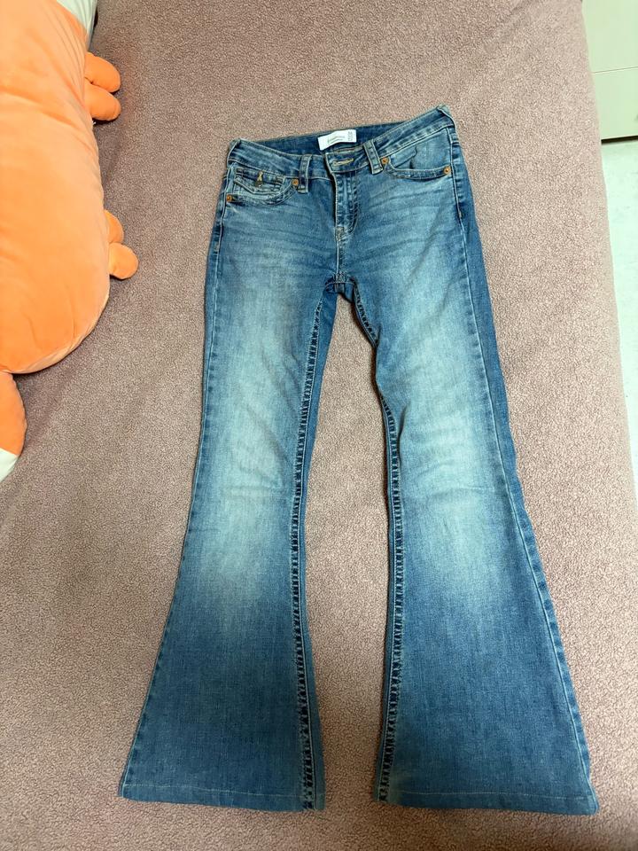 Джинсы Stradivarius клеш