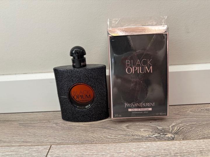 Yves Saint Laurent Black Opium парфюмерная вода 90 мл