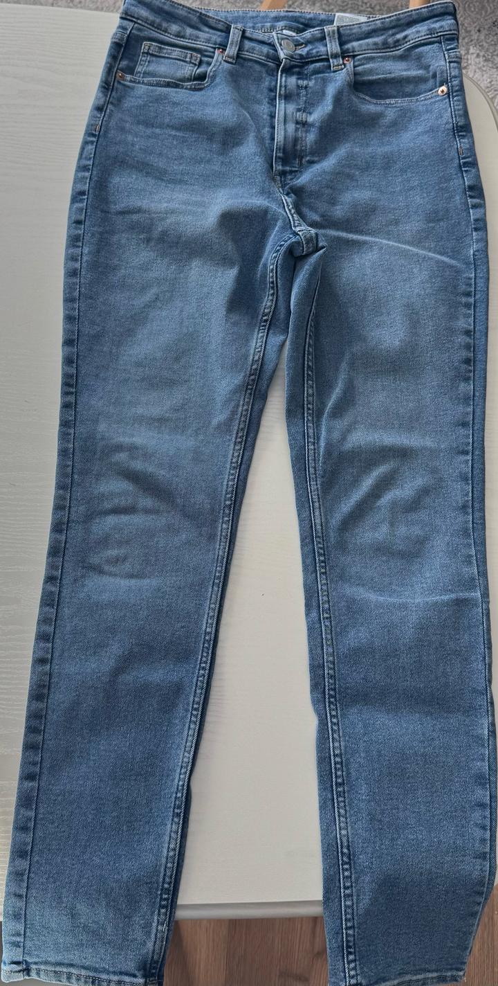 H&M Джинсы скинни с высокой талией