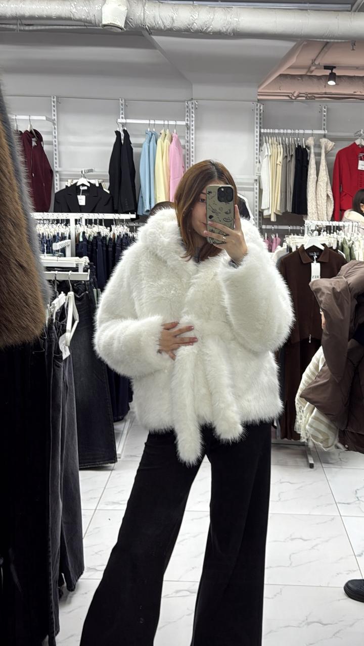 Шуба из искусственного меха с капюшоном