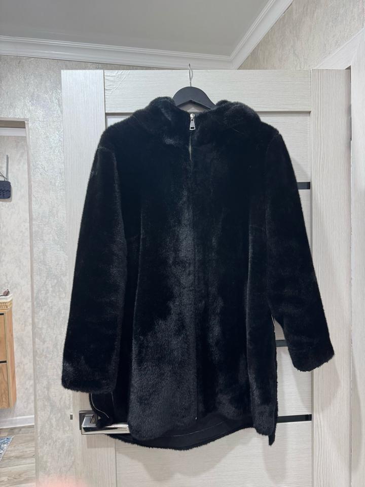 made by glam sharly Шуба искусственная с капюшоном