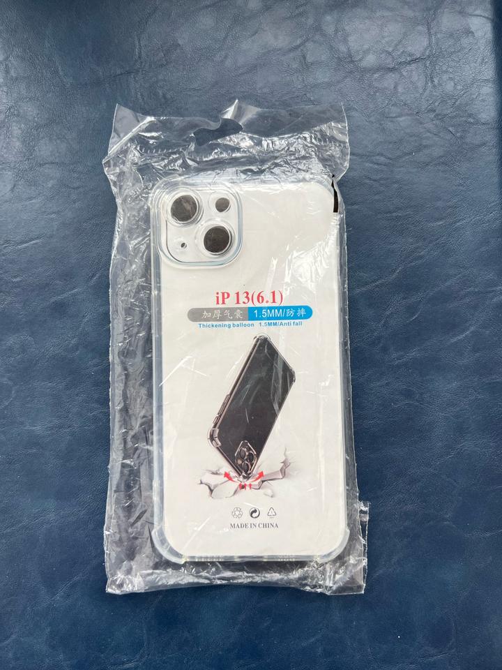 Чехол для iPhone 13