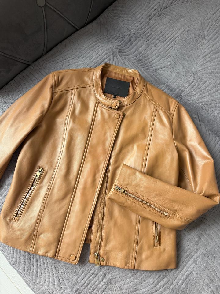 Кожаная куртка Massimo Dutti, M