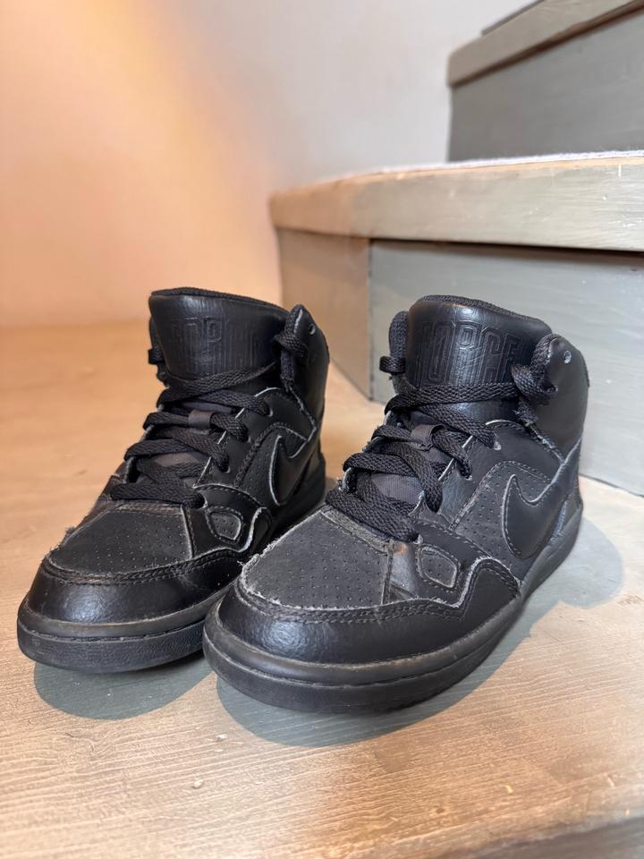 Кроссовки Nike осенние, стелька 18см