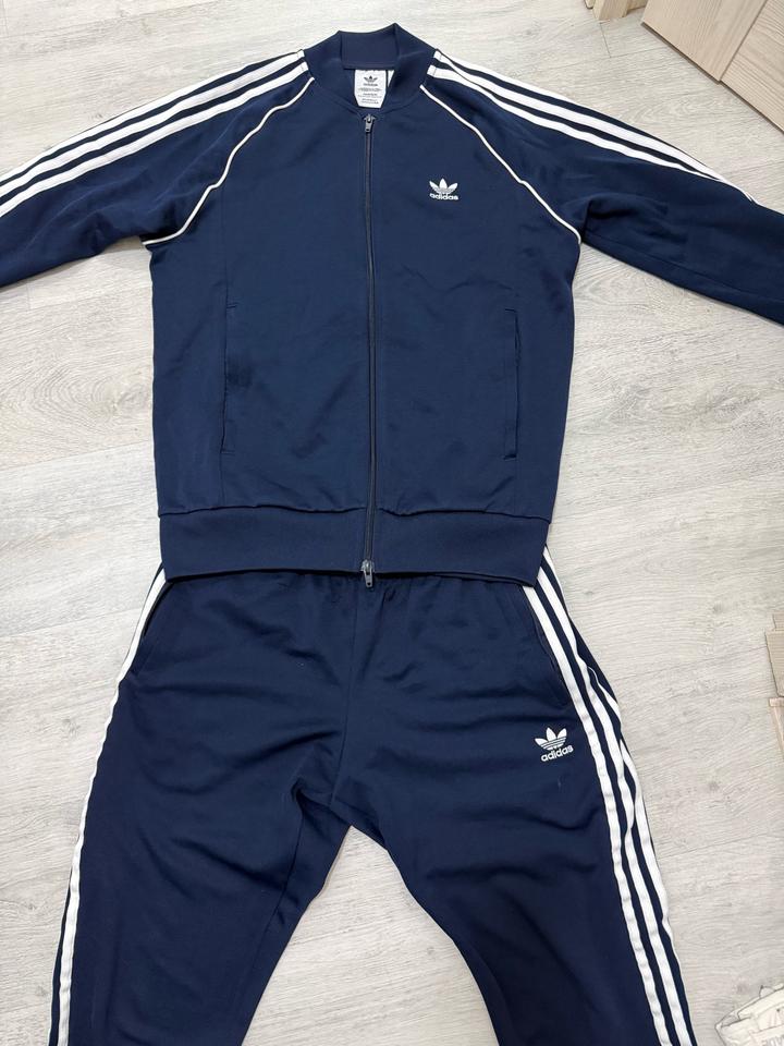 Спортивный костюм adidas