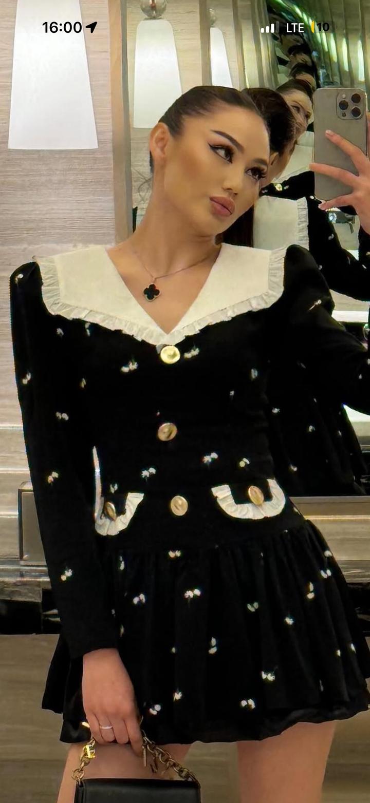 Alisha Atelier Платье мини с контрастным воротником