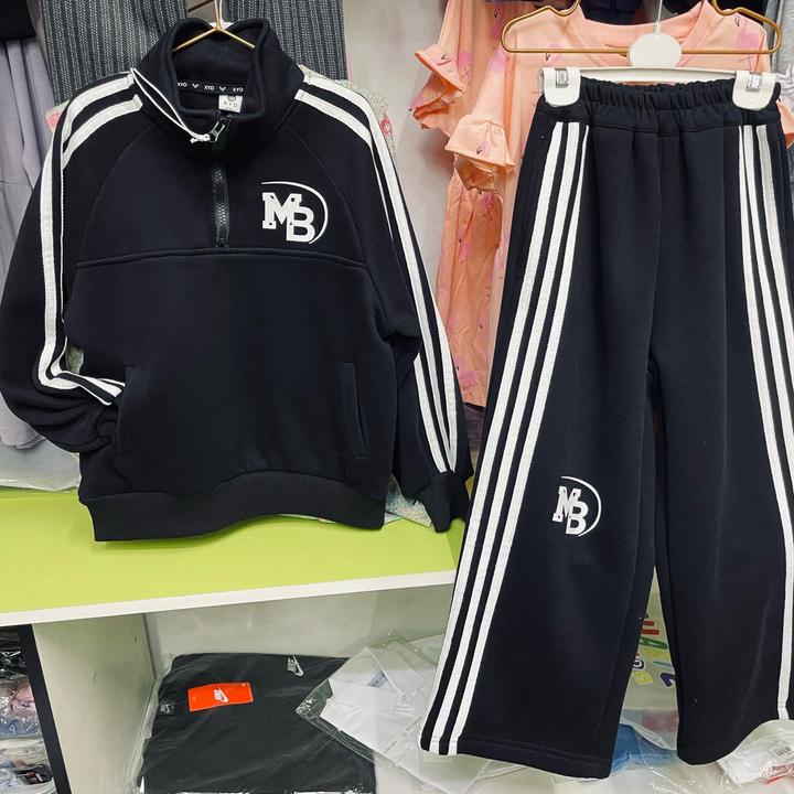 Спортивный костюм теплый с начесом на девочку 4-5 лет ,9-10 лет.2 костюма
