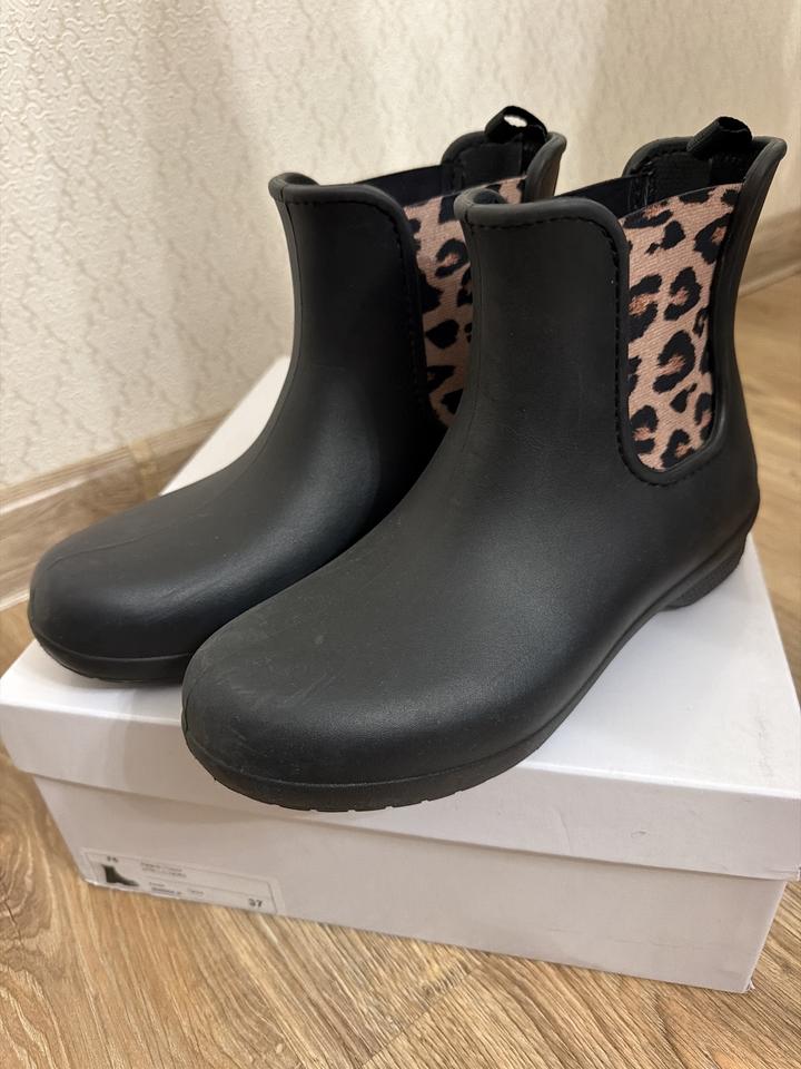 Женские резиновые ботинки Crocs