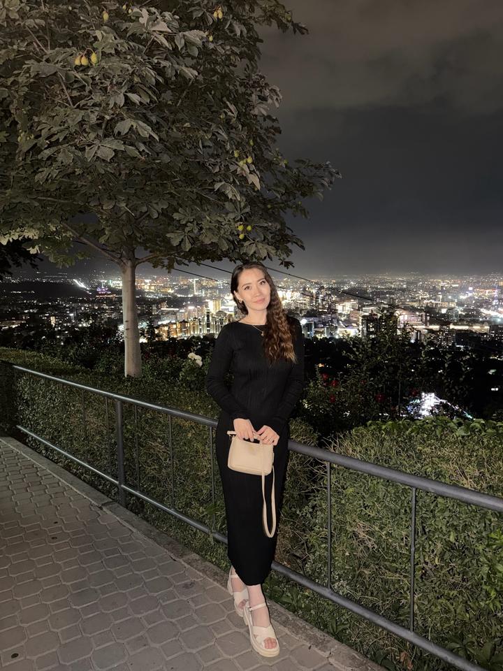 Платье миди трикотажное
