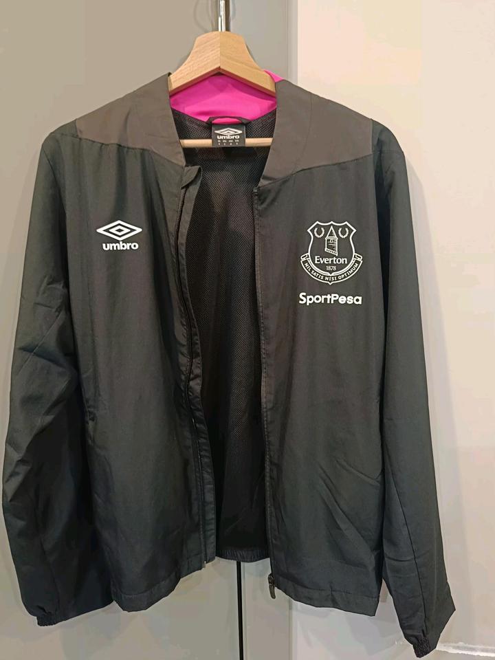 Ветровка Umbro S/M
