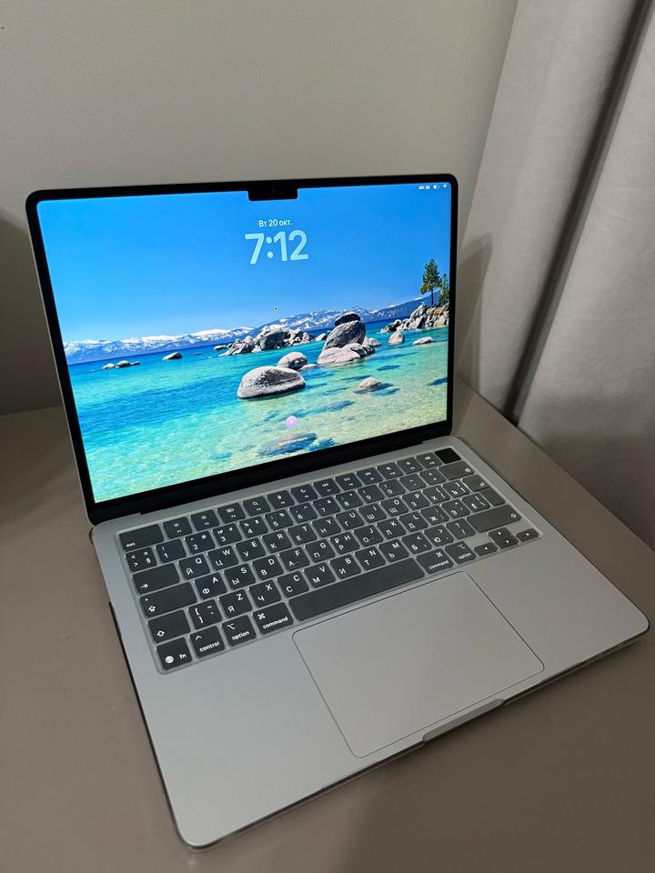 Продам MacBook Air 13 M4 (2025) / 16 GB / Емкость АКБ 94%
