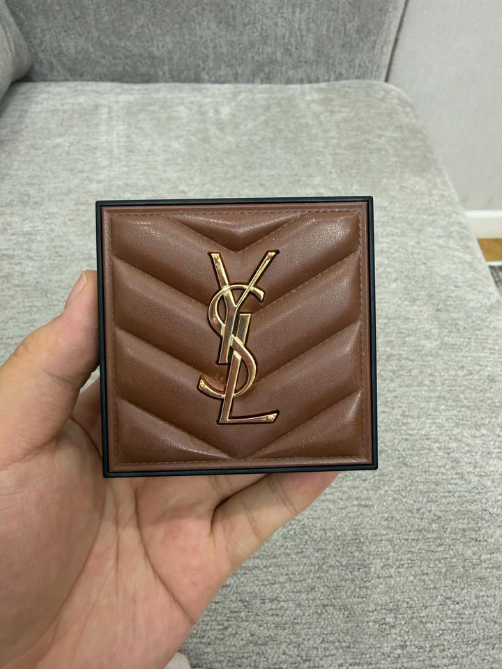 Yves Saint Laurent бронзирующая пудра All Hours Hyper Bronze 03