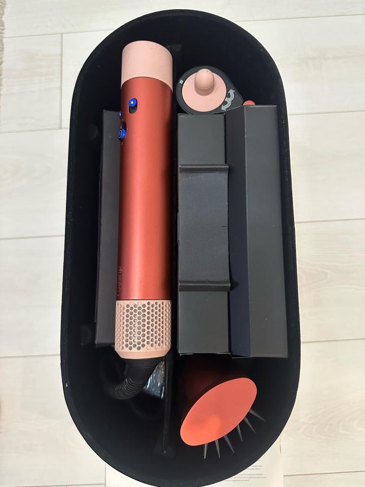 Стайлер для волос Dyson