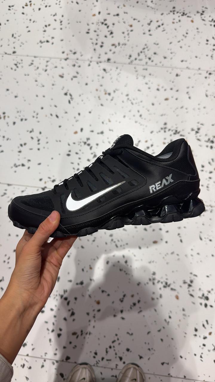 Nike (есть размеры) Кроссовки Nike Reax