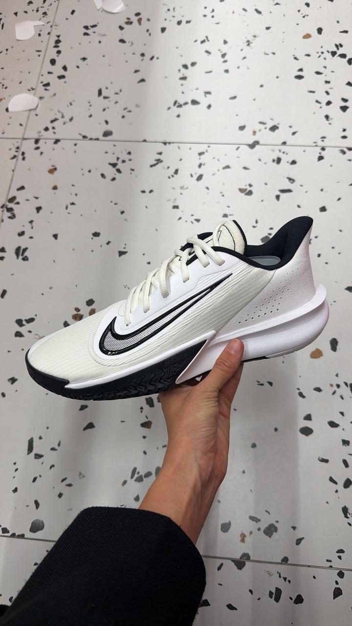 Кроссовки Nike