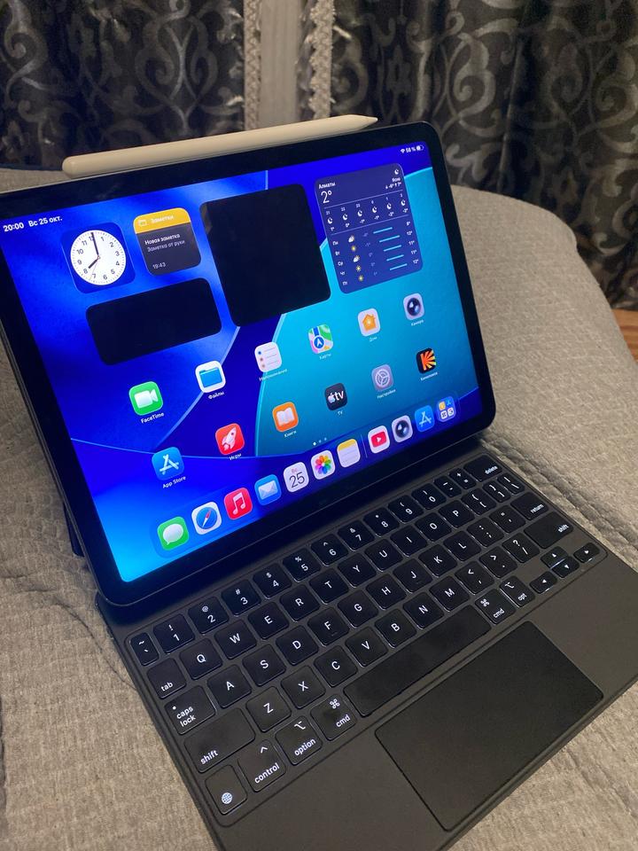 Ipad Air 5 (M1) + Magic Keyboard + apple pencil