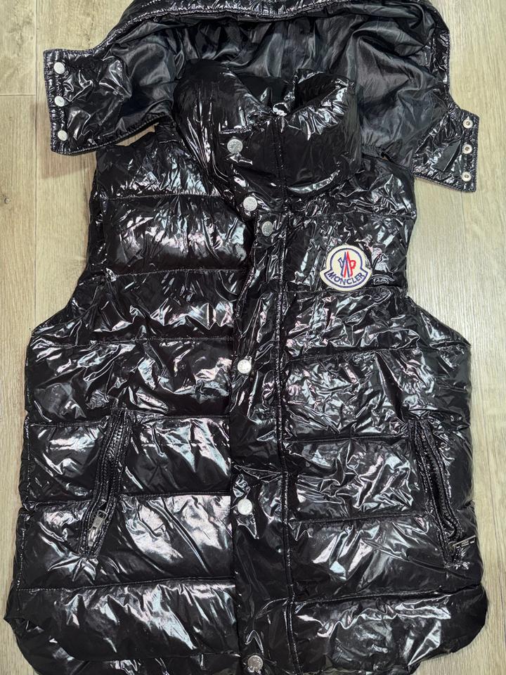 Женский жилет Moncler