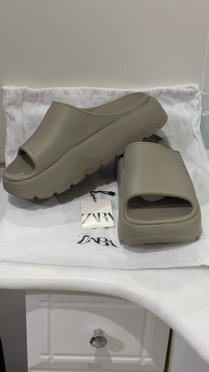 Женские шлепанцы ZARA