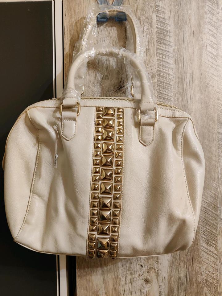Новая сумка ALDO (с биркой) / бежевый саквояж с шипами