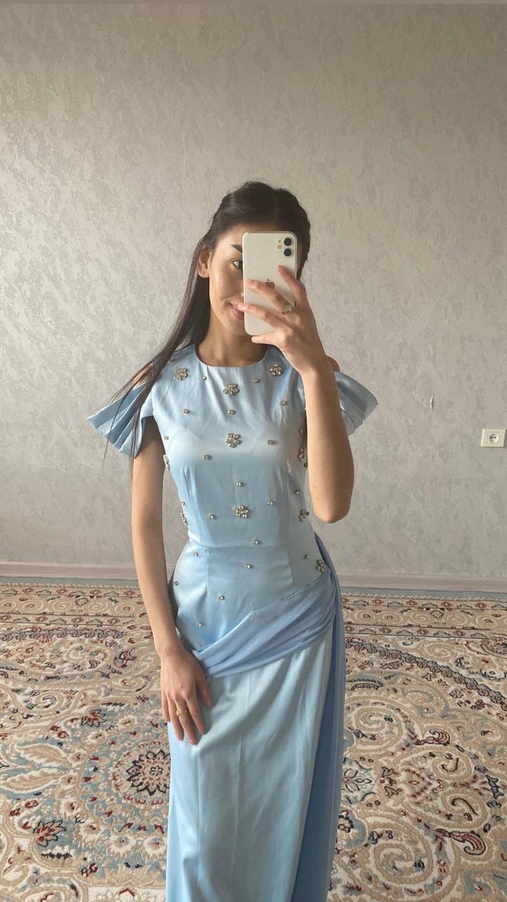 Вечернее платье с декором
