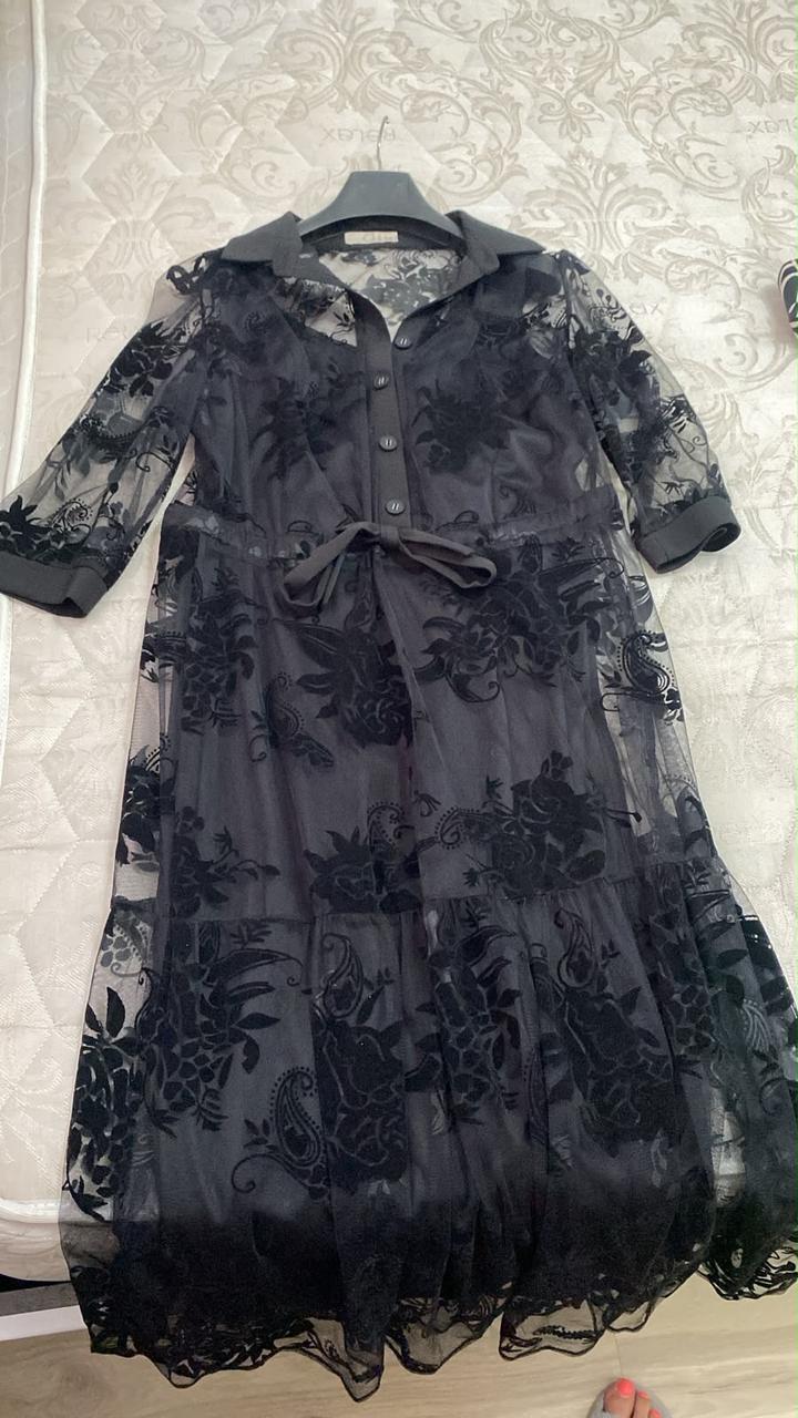 Черное платье из сетки с флористическим узором 48 р