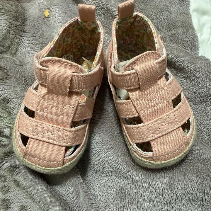 LC Waikiki Пинетки на девочку