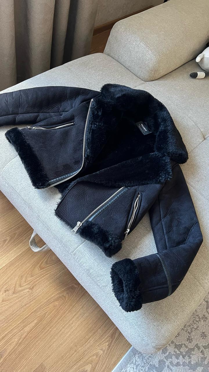 Pull & Bear Куртка PULL&BEAR с мехом