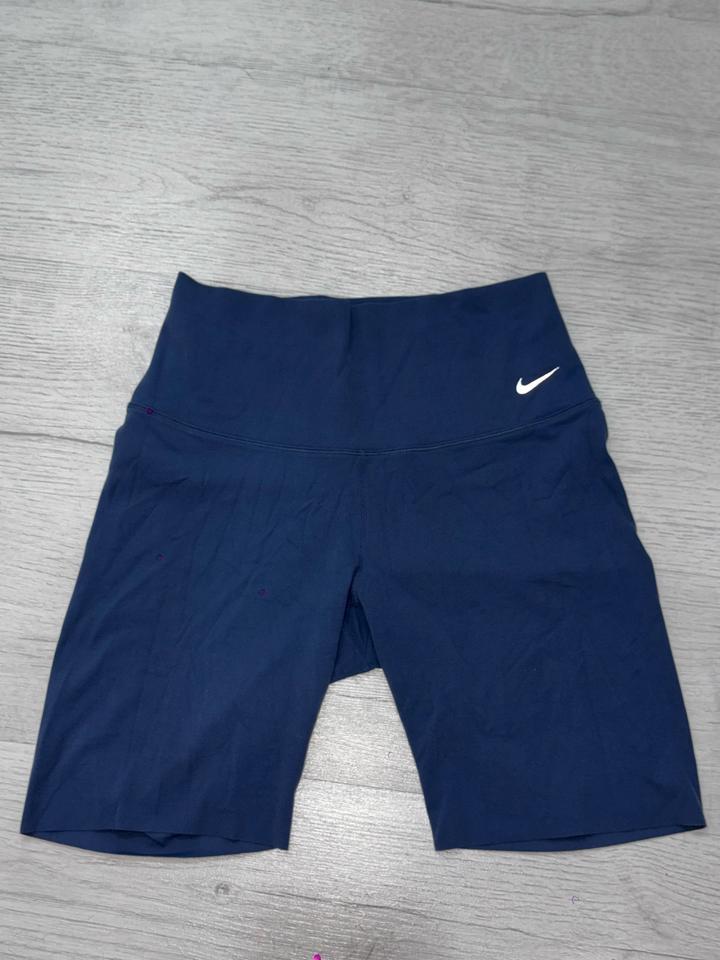 Спортивные шорты Nike