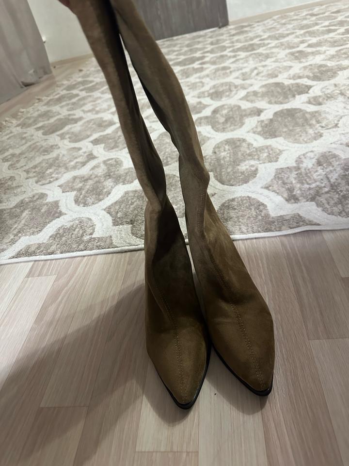 Сапоги из замши на каблуке