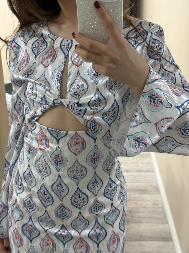 Длинное платье с вырезом натуральный шелк