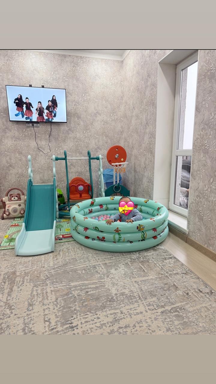 Детский игровой комплекс с горкой и качелями
