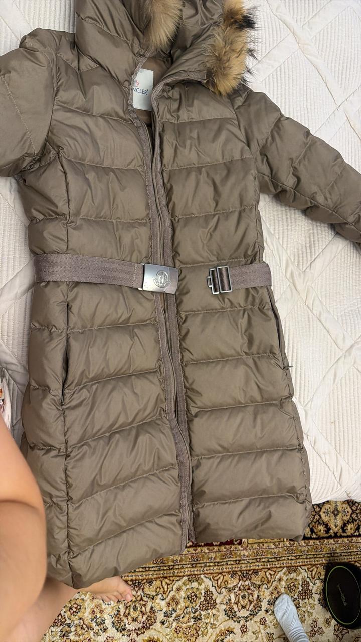 Женский пуховик Moncler