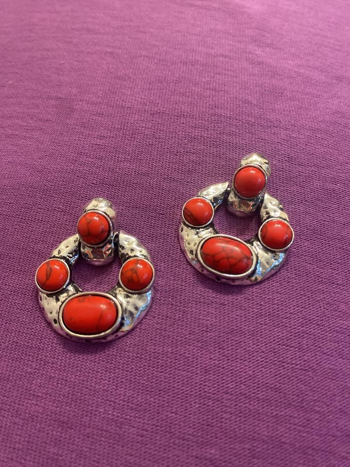 Серьги с красными камнями