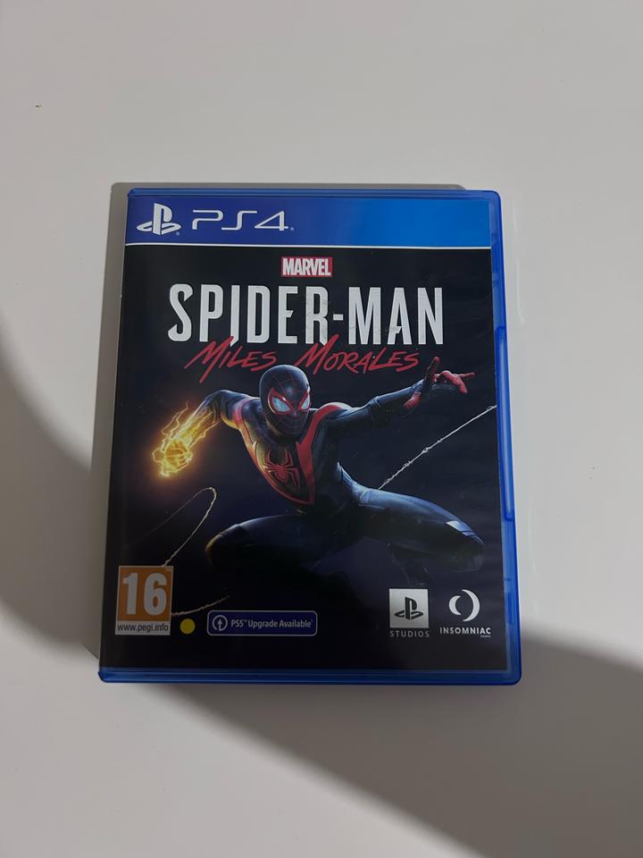 Игра диск spider-man Miles Morales PS4