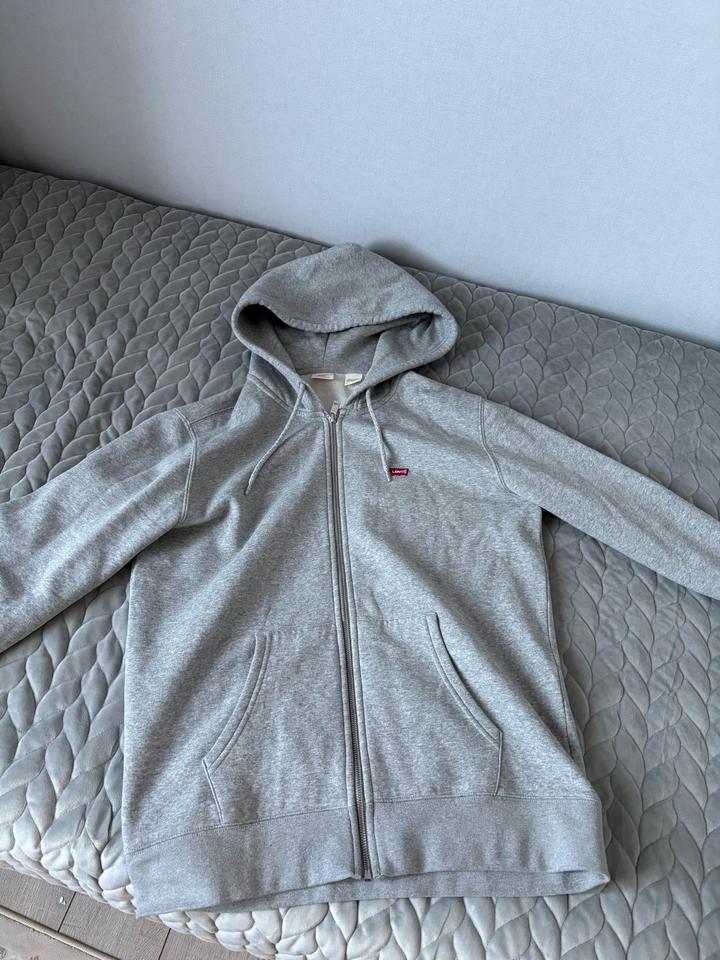 Худи Levi's